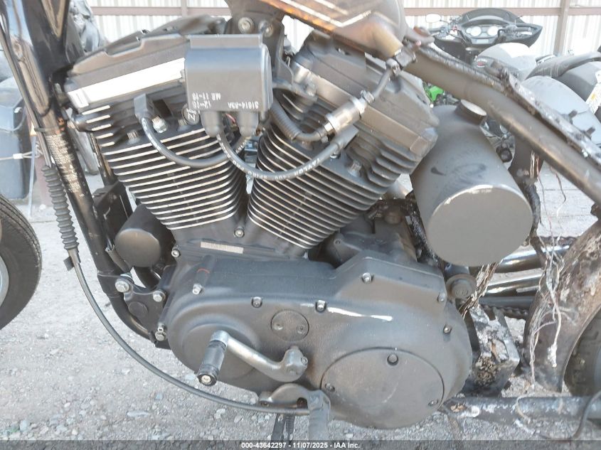 2000 Harley-Davidson Xl1200 C VIN: 1HD1CGP16YK142564 Lot: 43642297