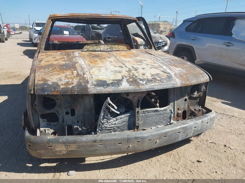 1998 GMC Sierra 1500 Sl Sportside VIN: 1GTEC14M2WZ522715 Lot: 43642349