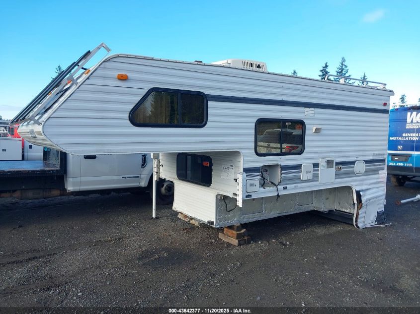 1995 Lance 990 VIN: 00000000000042762 Lot: 43642377