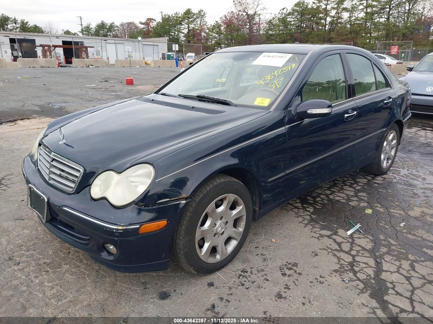 WDBRF81J55F574088 2005 MERCEDES-BENZ C-KLASSE photo no. 2