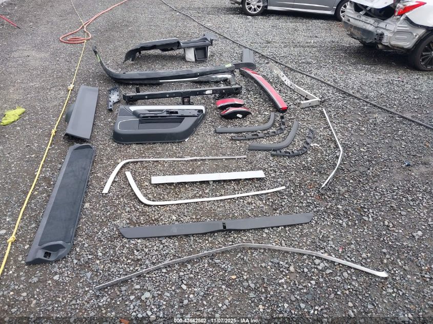 2025 Rivian R1S Adventure Dual Motor Large Pack/Adventure Dual Motor Max Pack VIN: 7PDSGBBA7SN053914 Lot: 43642502