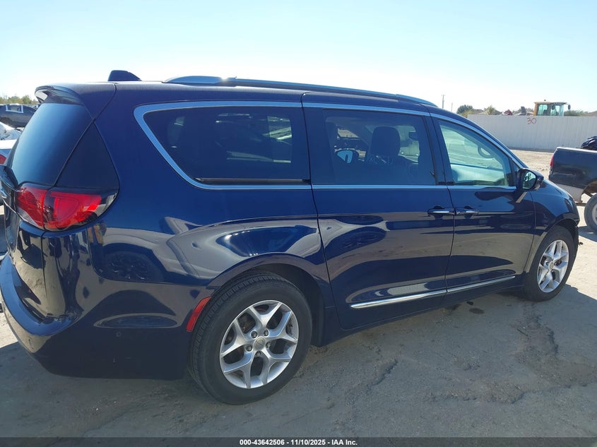 2017 Chrysler Pacifica Touring-L Plus VIN: 2C4RC1EG5HR597836 Lot: 43642506