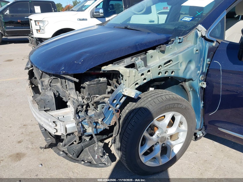 2017 Chrysler Pacifica Touring-L Plus VIN: 2C4RC1EG5HR597836 Lot: 43642506