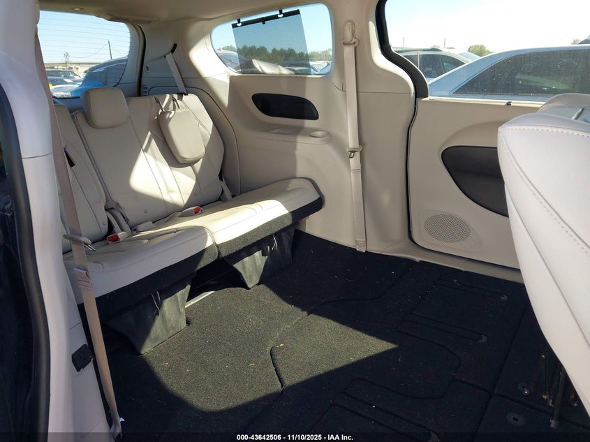 2017 Chrysler Pacifica Touring-L Plus VIN: 2C4RC1EG5HR597836 Lot: 43642506