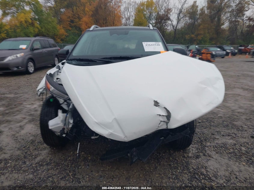 2025 Hyundai Venue Limited VIN: KMHRC8A34SU353516 Lot: 43642548