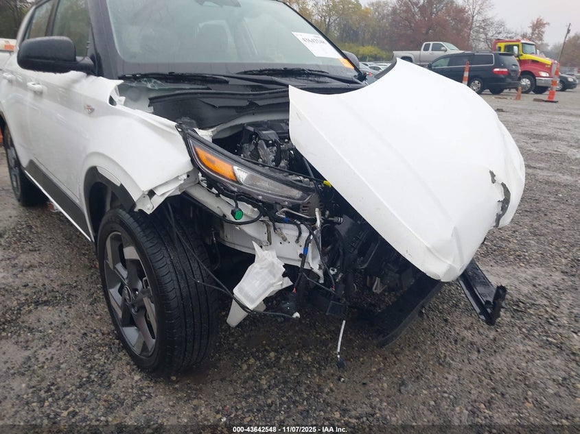 2025 Hyundai Venue Limited VIN: KMHRC8A34SU353516 Lot: 43642548