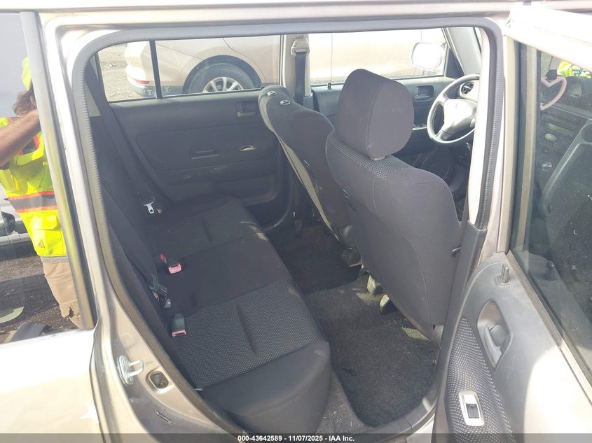 2005 Scion Xb VIN: JTLKT324350195623 Lot: 43642589