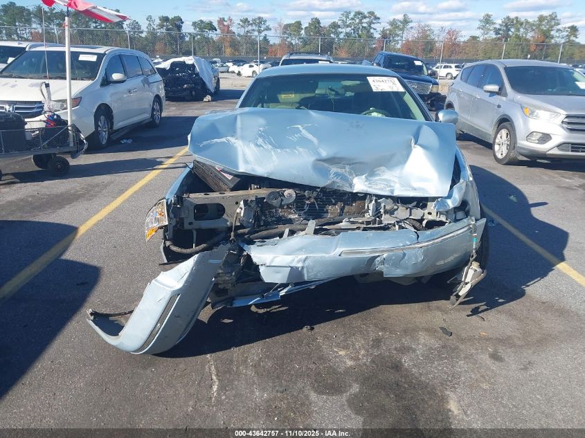 2004 Mercury Grand Marquis Gs VIN: 2MEFM74W94X626898 Lot: 43642757