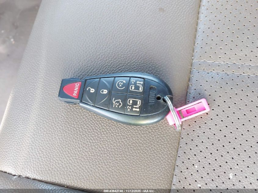 2016 Chrysler Town & Country Touring-L Anniversary Edition VIN: 2C4RC1CG4GR128805 Lot: 43642748