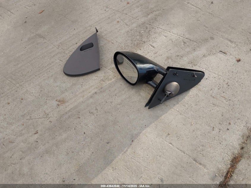 1998 Dodge Stratus Es VIN: 1B3EJ56H7WN137415 Lot: 43642848