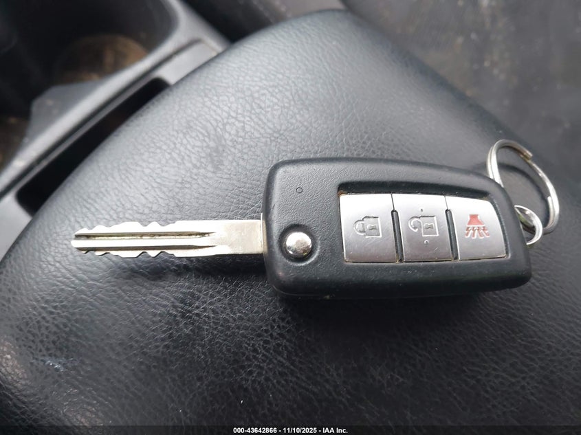 2015 NISSAN ROGUE S - KNMAT2MT5FP574198