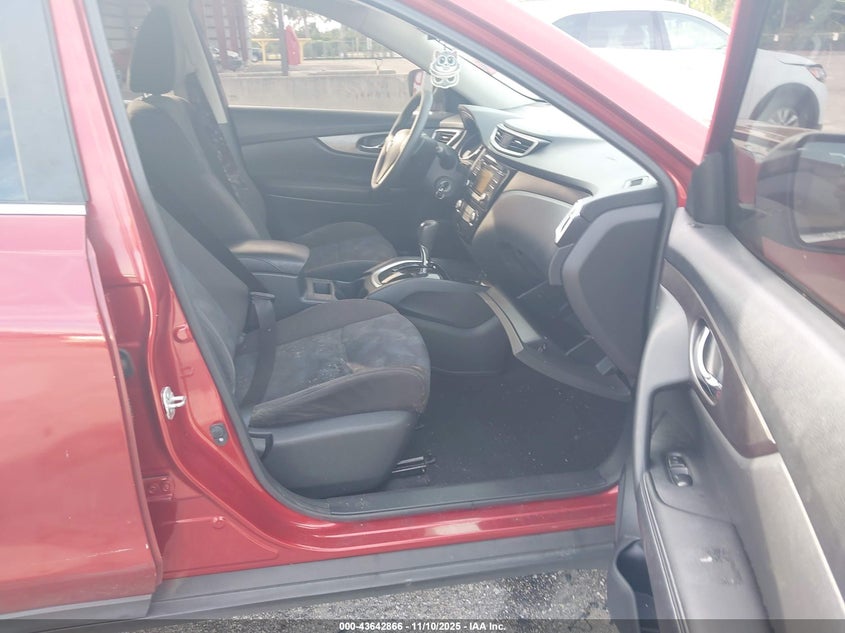 2015 NISSAN ROGUE S - KNMAT2MT5FP574198