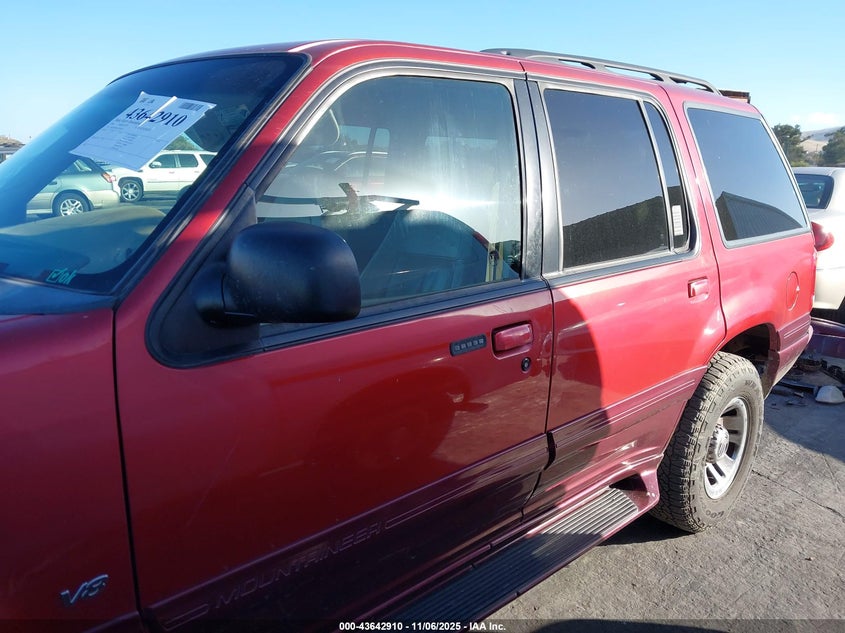 2001 Mercury Mountaineer VIN: 4M2DU86P01UJ00578 Lot: 43642910