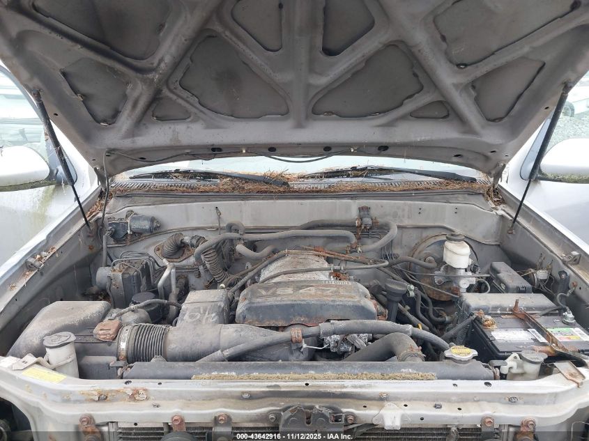 2001 Toyota Sequoia Sr5 V8 VIN: 5TDBT44A01S002081 Lot: 43642916