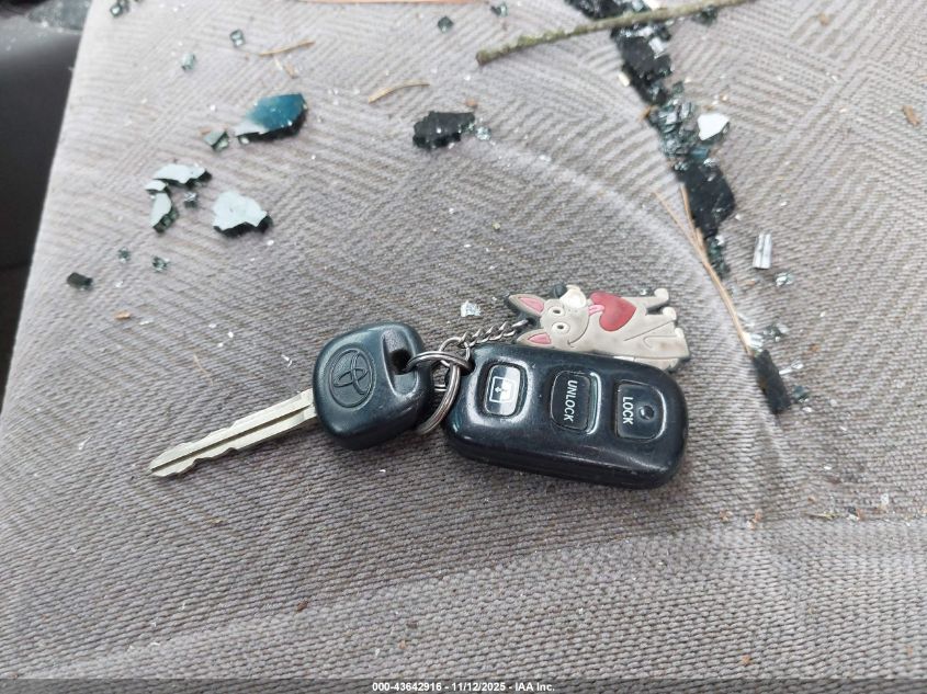 2001 Toyota Sequoia Sr5 V8 VIN: 5TDBT44A01S002081 Lot: 43642916