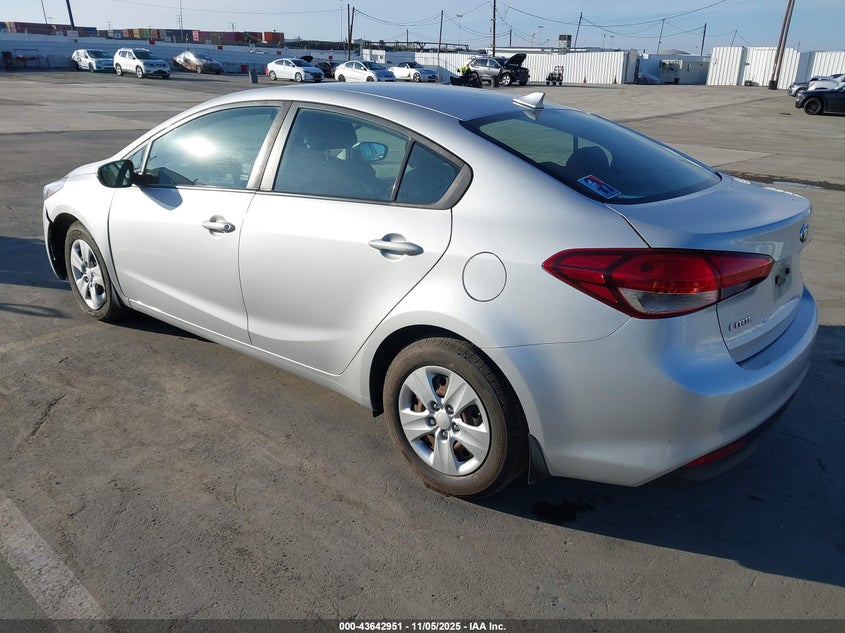 2018 Kia Forte Lx VIN: 3KPFK4A71JE211353 Lot: 43642951