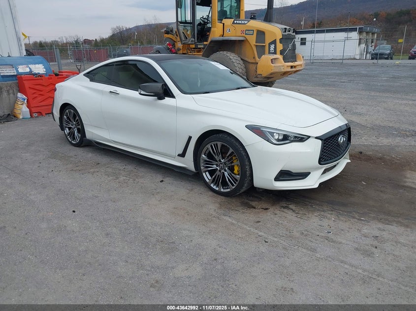 INFINITI Q60 3.0T LUXE