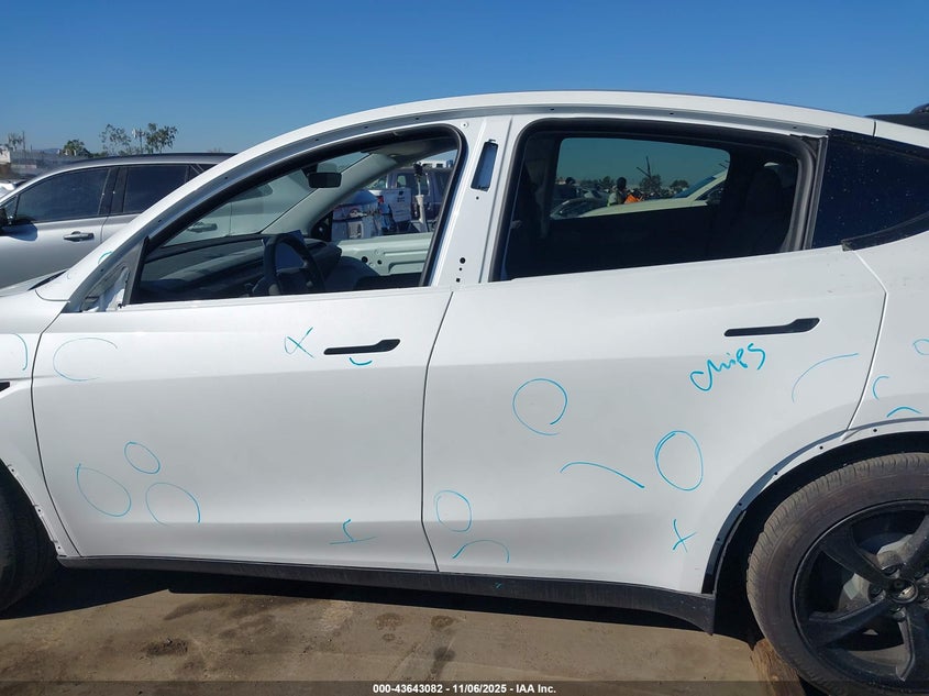 2026 Tesla Model Y Long Range Dual Motor All-Wheel Drive/Long Range Launch Series VIN: 7SAYGDEEXTF377485 Lot: 43643082