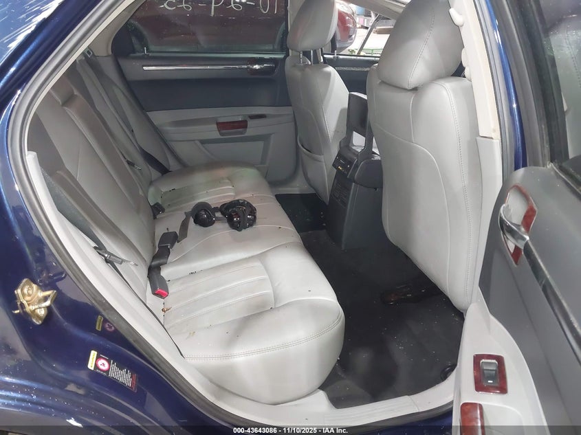 2006 Chrysler 300C VIN: 2C3LA63H46H198377 Lot: 43643086