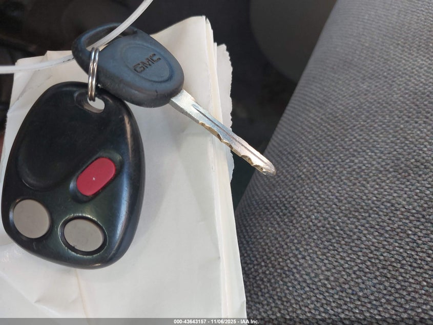 2004 GMC Envoy Xl Sle VIN: 1GKES16S546117448 Lot: 43643157