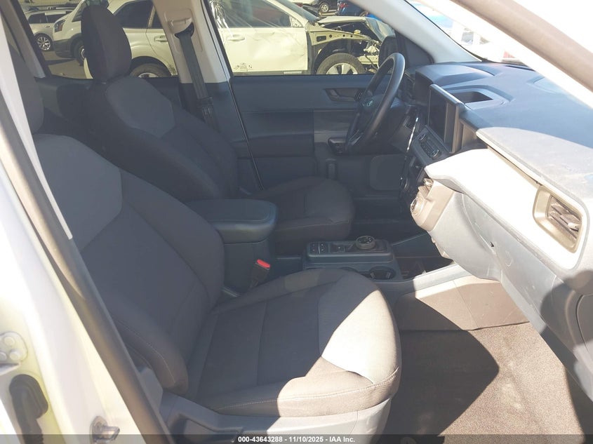 2022 Ford Maverick Xl VIN: 3FTTW8E99NRA98857 Lot: 43643288