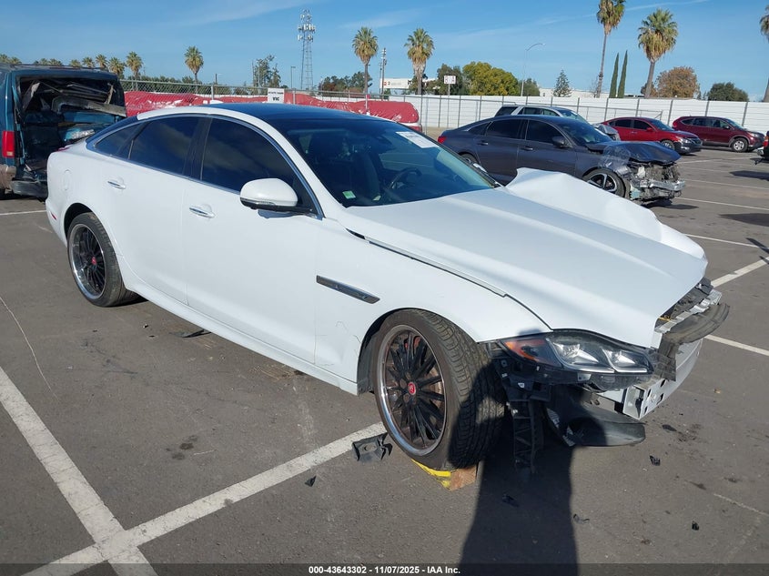 2016 JAGUAR XJ SUPERCHARGED - SAJWA1CE6GMV94084