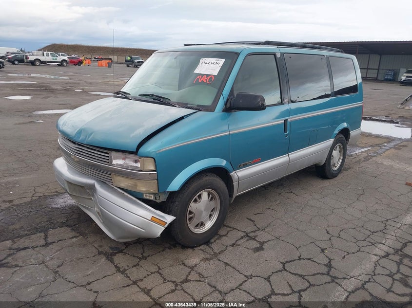 1GNEL19W2TB167437 1996 CHEVROLET ASTRO photo no. 2