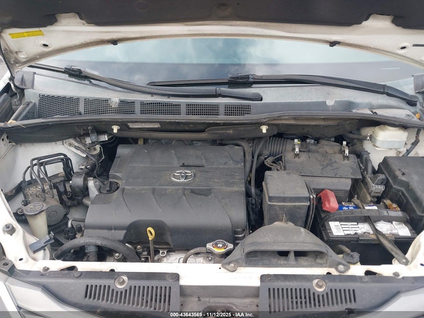 5TDYK3DC3ES415711 2014 TOYOTA SIENNA photo no. 10