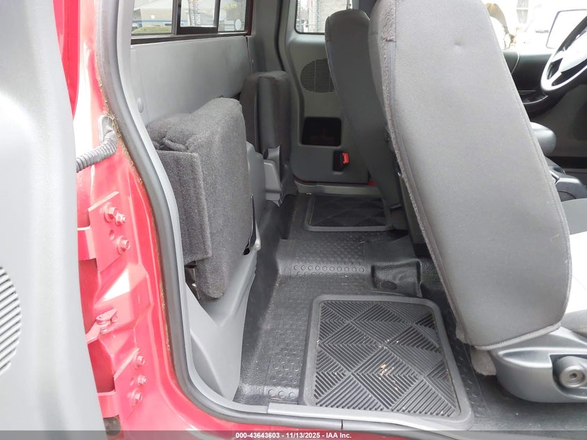 2011 Ford Ranger Sport VIN: 1FTLR4FE3BPA72950 Lot: 43643603