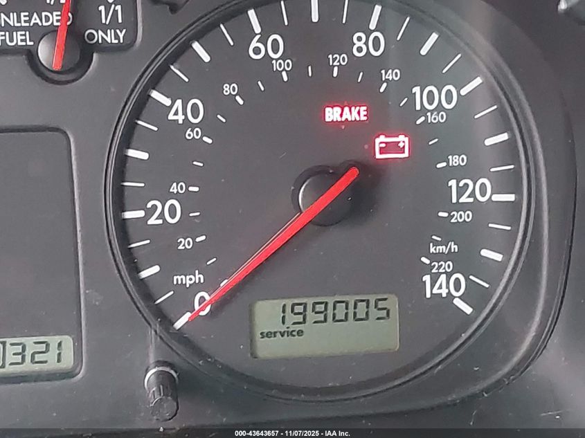 2000 Volkswagen Eurovan Mv VIN: WV2NH4708YH151761 Lot: 43643657