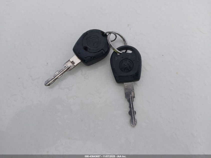 2000 Volkswagen Eurovan Mv VIN: WV2NH4708YH151761 Lot: 43643657