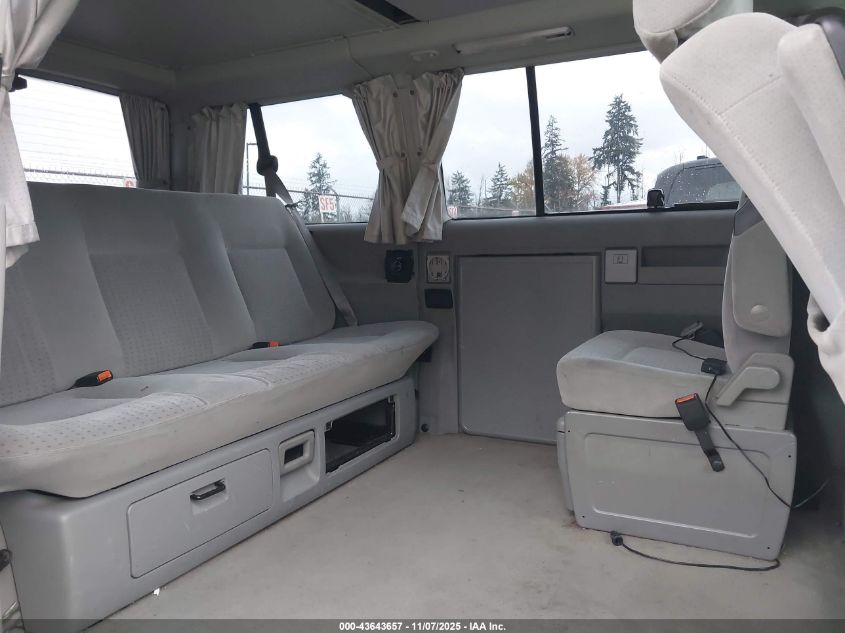 2000 Volkswagen Eurovan Mv VIN: WV2NH4708YH151761 Lot: 43643657