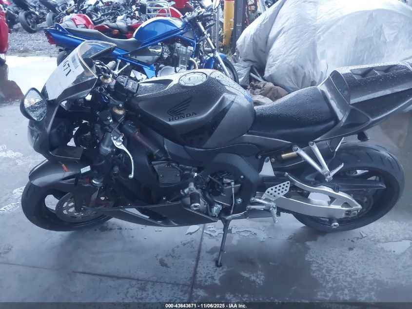 2005 Honda Cbr1000 Rr VIN: JH2SC57095M102469 Lot: 43643671