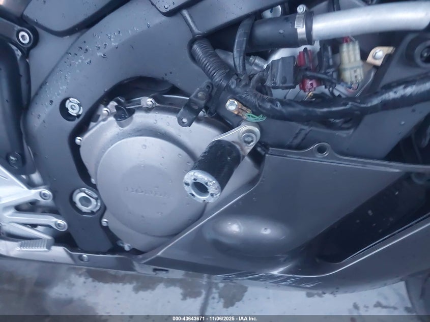 2005 Honda Cbr1000 Rr VIN: JH2SC57095M102469 Lot: 43643671