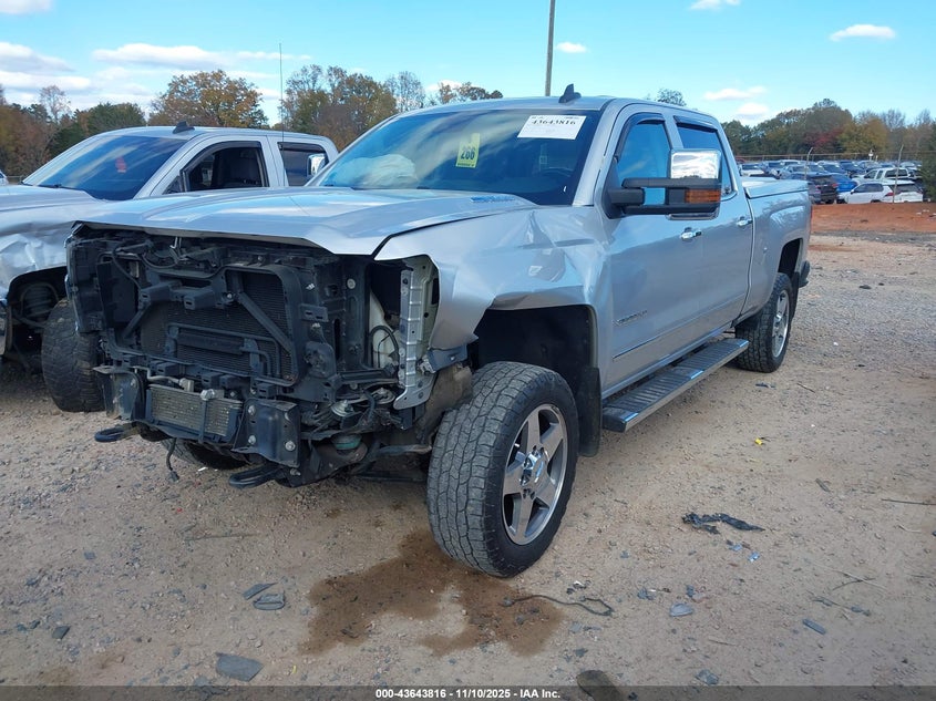 1GC1KWE85GF300141 2016 CHEVROLET SILVERADO photo no. 2
