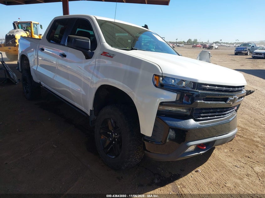 CHEVROLET SILVERADO 1500 4WD SHORT BED LT TRAIL BOSS
