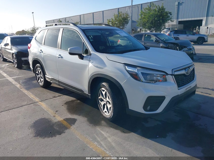 SUBARU FORESTER PREMIUM
