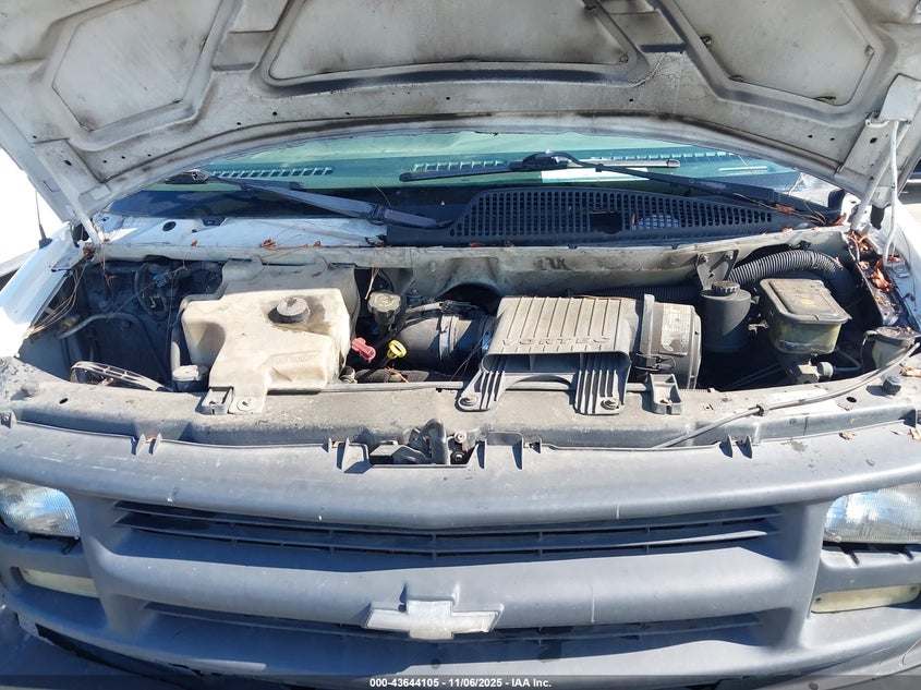 2002 Chevrolet Express VIN: 1GCFG15W221134059 Lot: 43644105