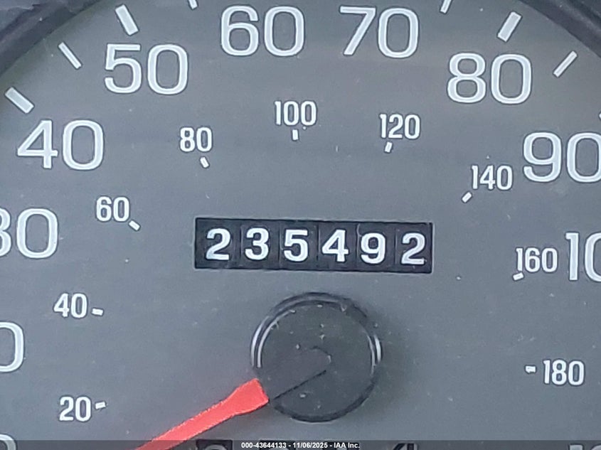 2004 Mercury Grand Marquis Gs VIN: 2MEFM74W24X694928 Lot: 43644133