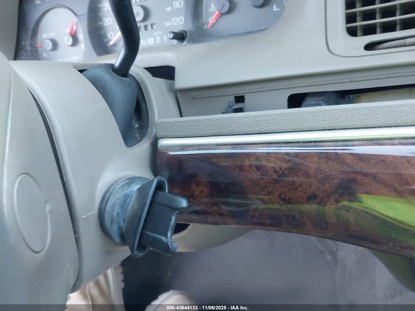 2004 Mercury Grand Marquis Gs VIN: 2MEFM74W24X694928 Lot: 43644133