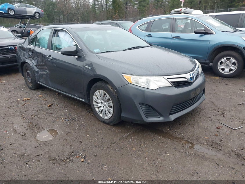 TOYOTA CAMRY HYBRID LE