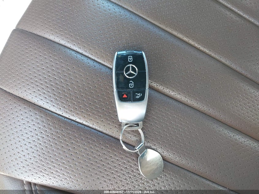 2017 MERCEDES-BENZ E 300 WDDZF4JB8HA134019