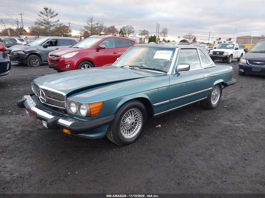 WDBBA45C6FA022313 1985 MERCEDES-BENZ W114 photo no. 2