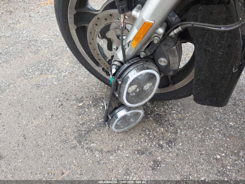 2012 Harley-Davidson Fltrx Road Glide Custom VIN: 1HD1KHM16CB642407 Lot: 43644234