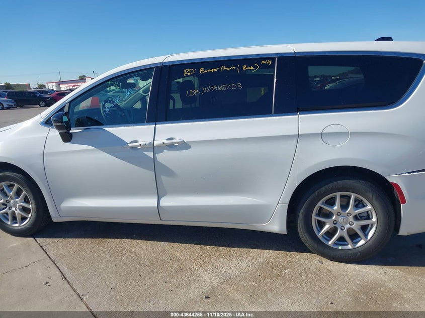 2026 Chrysler Pacifica Select VIN: 2C4RC1BG7TR186113 Lot: 43644255