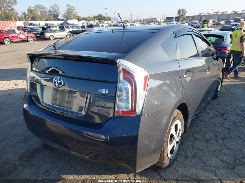 Vin: jtdkn3du8f0405850, lot: 44139529, toyota prius two 20154