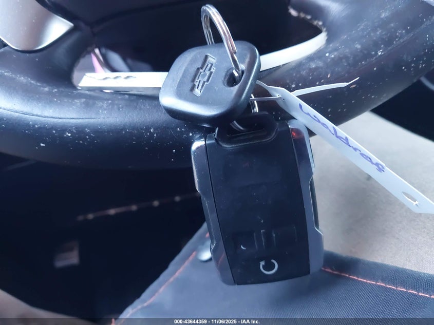 2017 CHEVROLET SILVERADO 1500 2LT - 1GCUKREC4HF120301