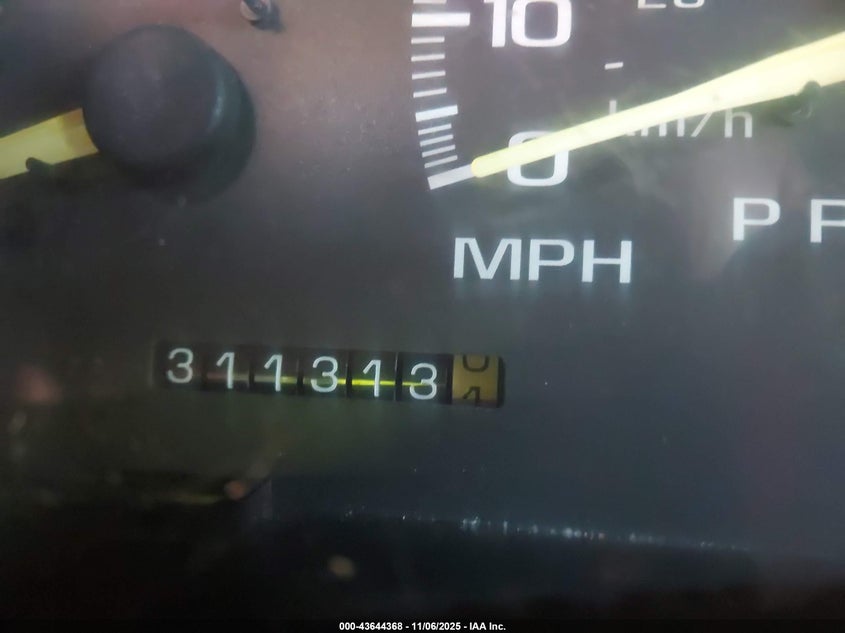 1996 Chevrolet Gmt-400 K1500 VIN: 2GCEK19R2T1164298 Lot: 43644368