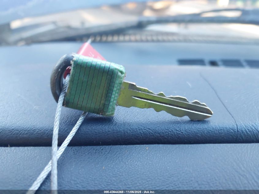 1996 Chevrolet Gmt-400 K1500 VIN: 2GCEK19R2T1164298 Lot: 43644368