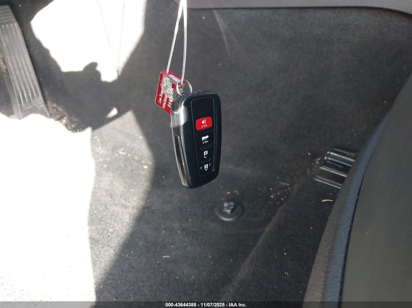 2021 TOYOTA CAMRY SE - 4T1T11AK2MU512949